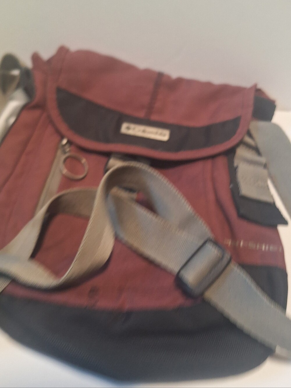 Columbia Maroon and Gray Messenger Crossbody Bag - Picture 7 of 8